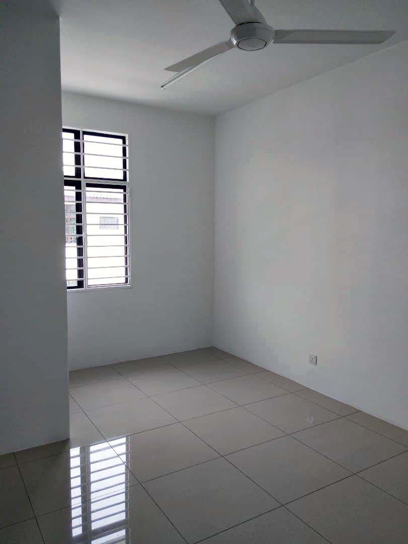 Taman Saujana Klia Sepang - photo 4