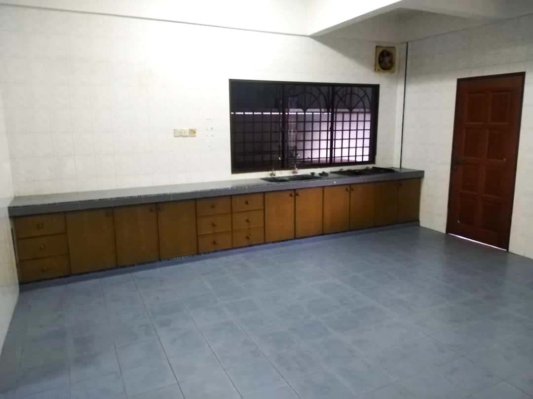 Bungalow Seri Kembangan - photo 3