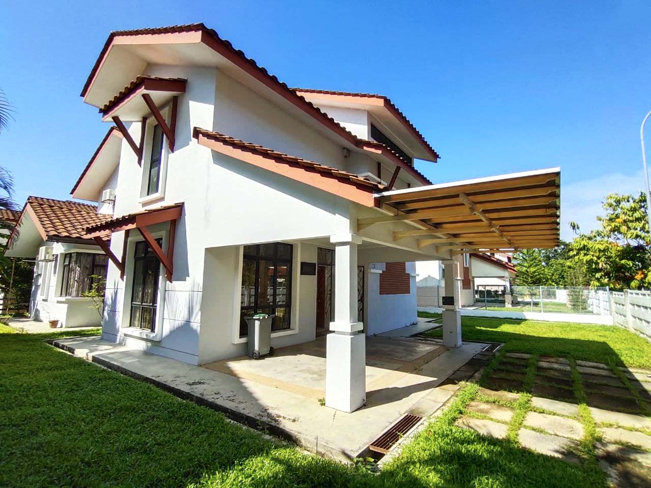 Bandar Enstek Nilai - photo 2