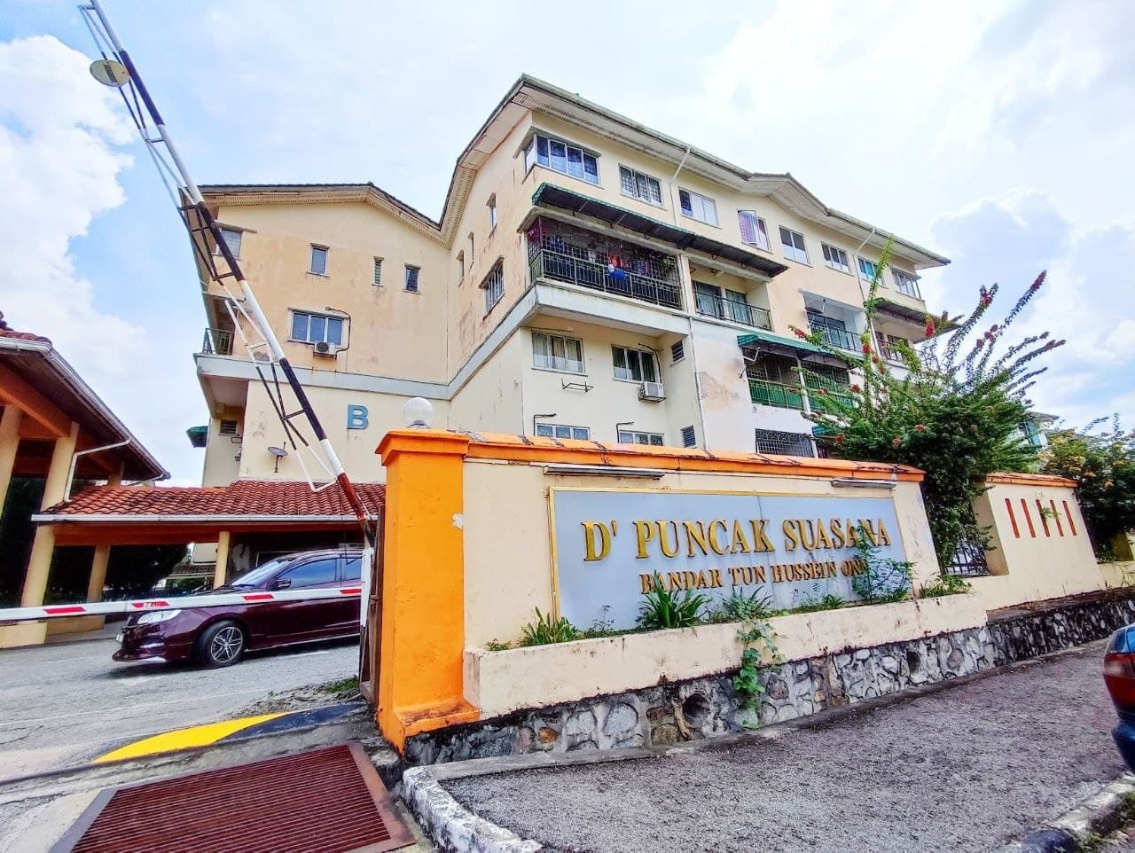 D Puncak Suasana Apartment Bandar Tun Hussein On
