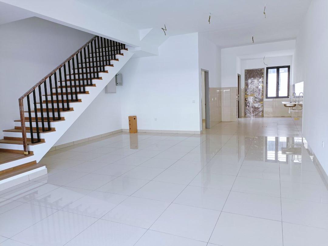 DOUBLE STOREY TERRACE HOUSE, ELMINA GREEN 1 - photo 2