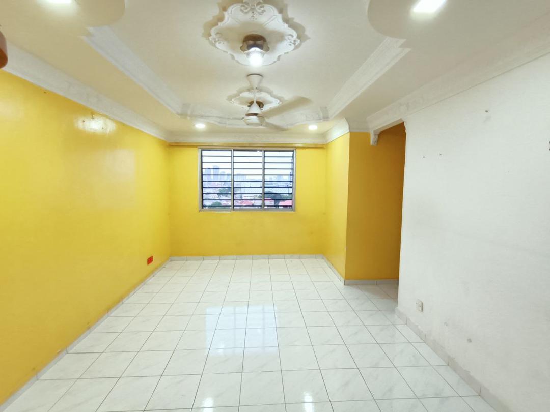 RUMAH PANGSA KAYU ARA, PJU 6A, PETALING JAYA - photo 1