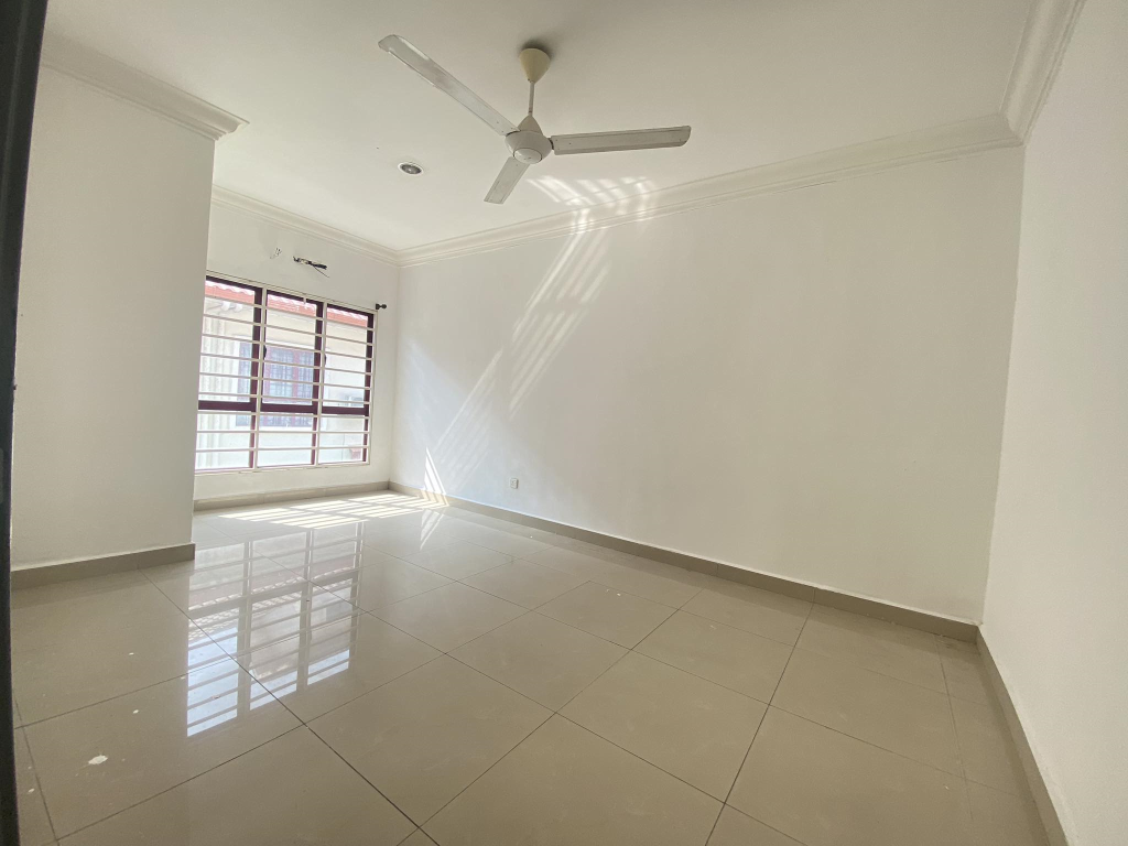 House D Kayangan House Sek13 Shah Alam by Emily - photo 4