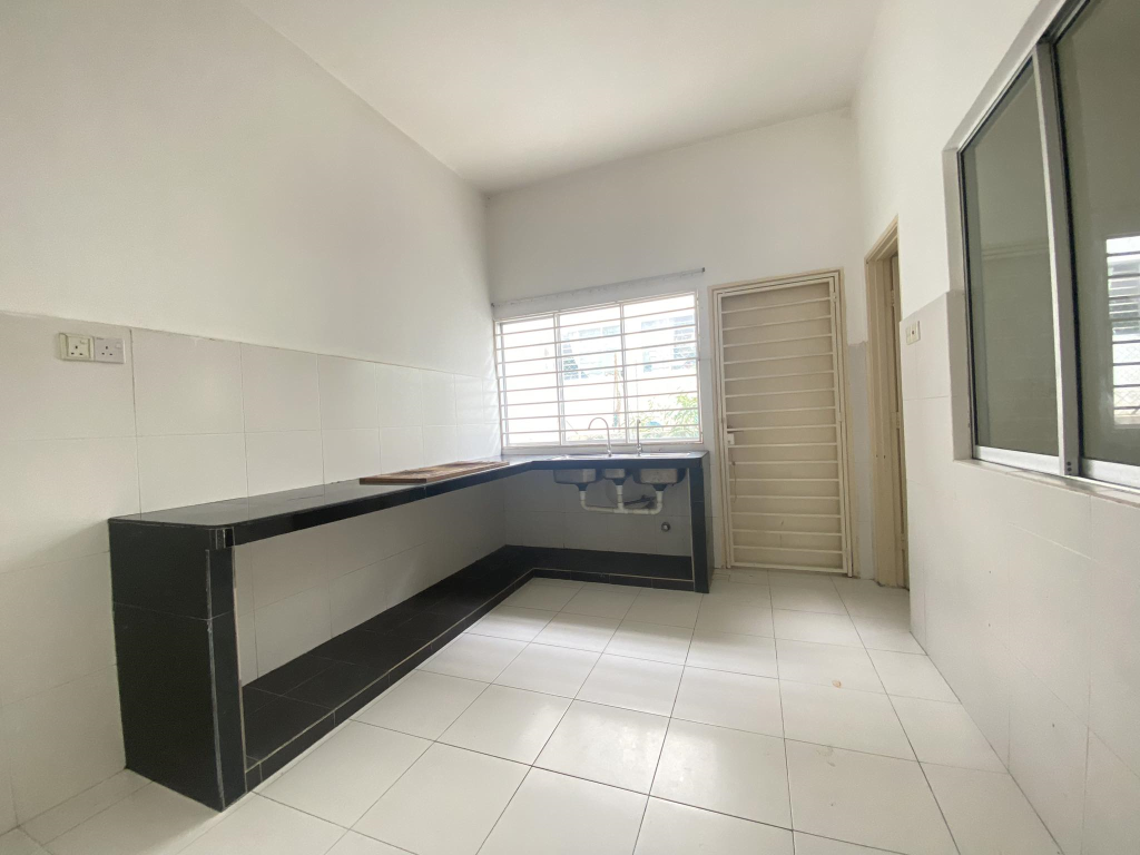 20x70 House Bandar Nusa Rhu Shah Alam by Emily - photo 3