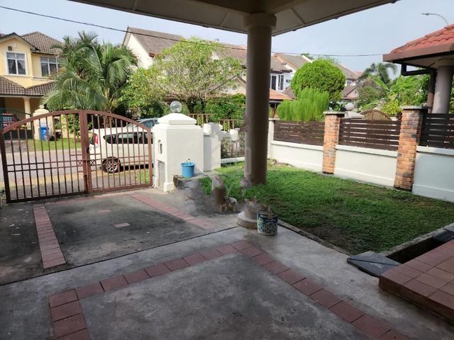 Superlink 2sty house Kota Kemuning by JB - photo 4