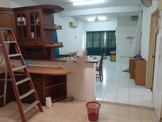 SEWA Bukit Rimau Townhouse w kitchen cabinet by JB - photo 2