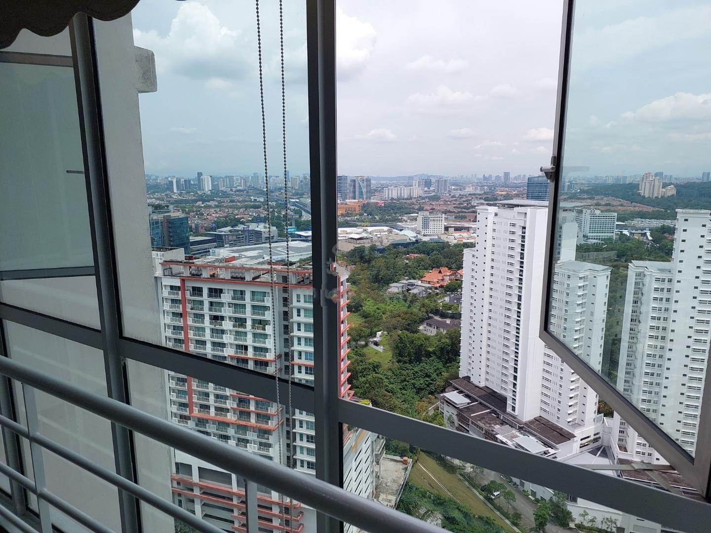 Rent Metropolitan Square full furnished by JB - photo 7