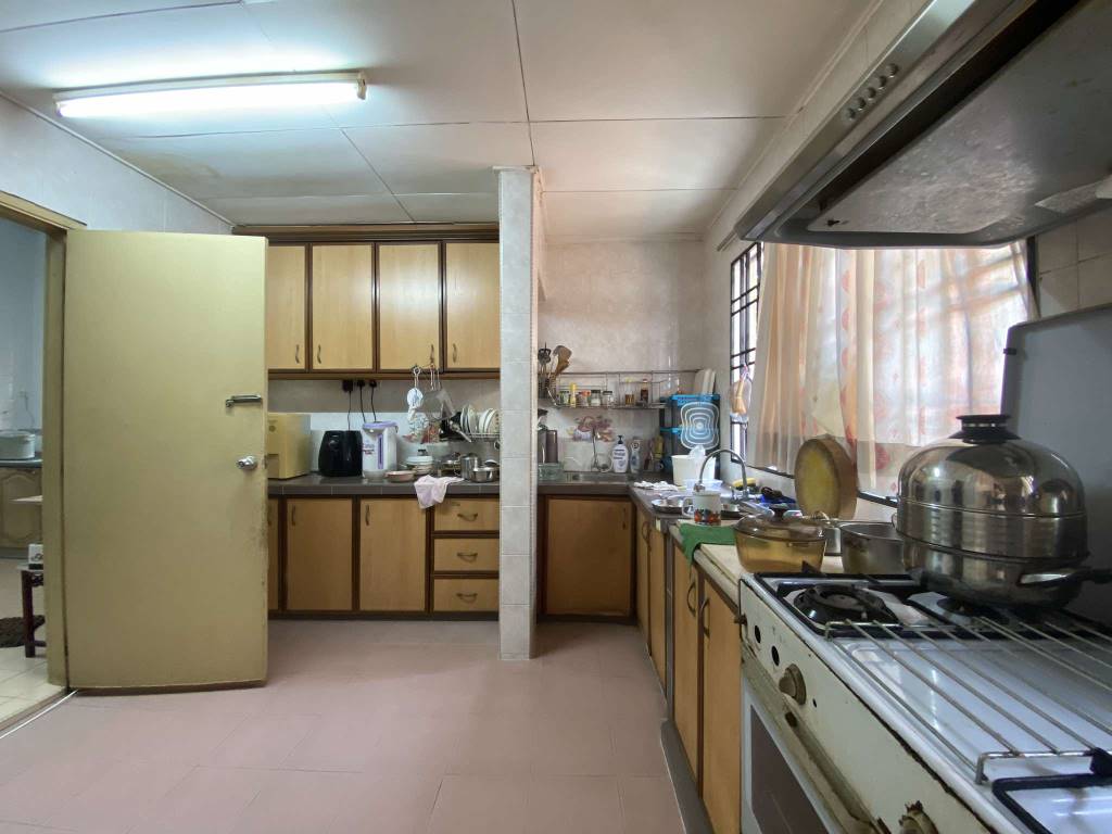 Corner Jln Kubah Bukit Jelutong House by Emily - photo 5