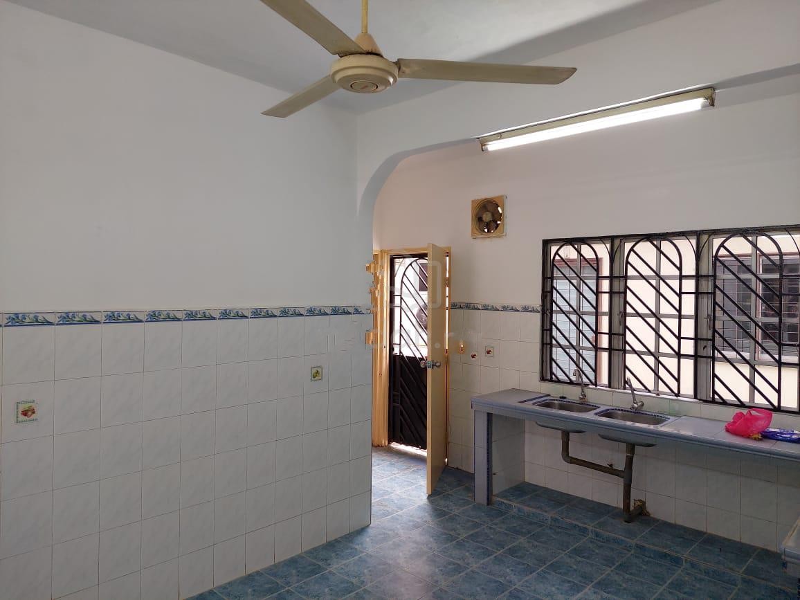 2sty house Taman Kinrara 2 4BR3B Puchong by JB - photo 6