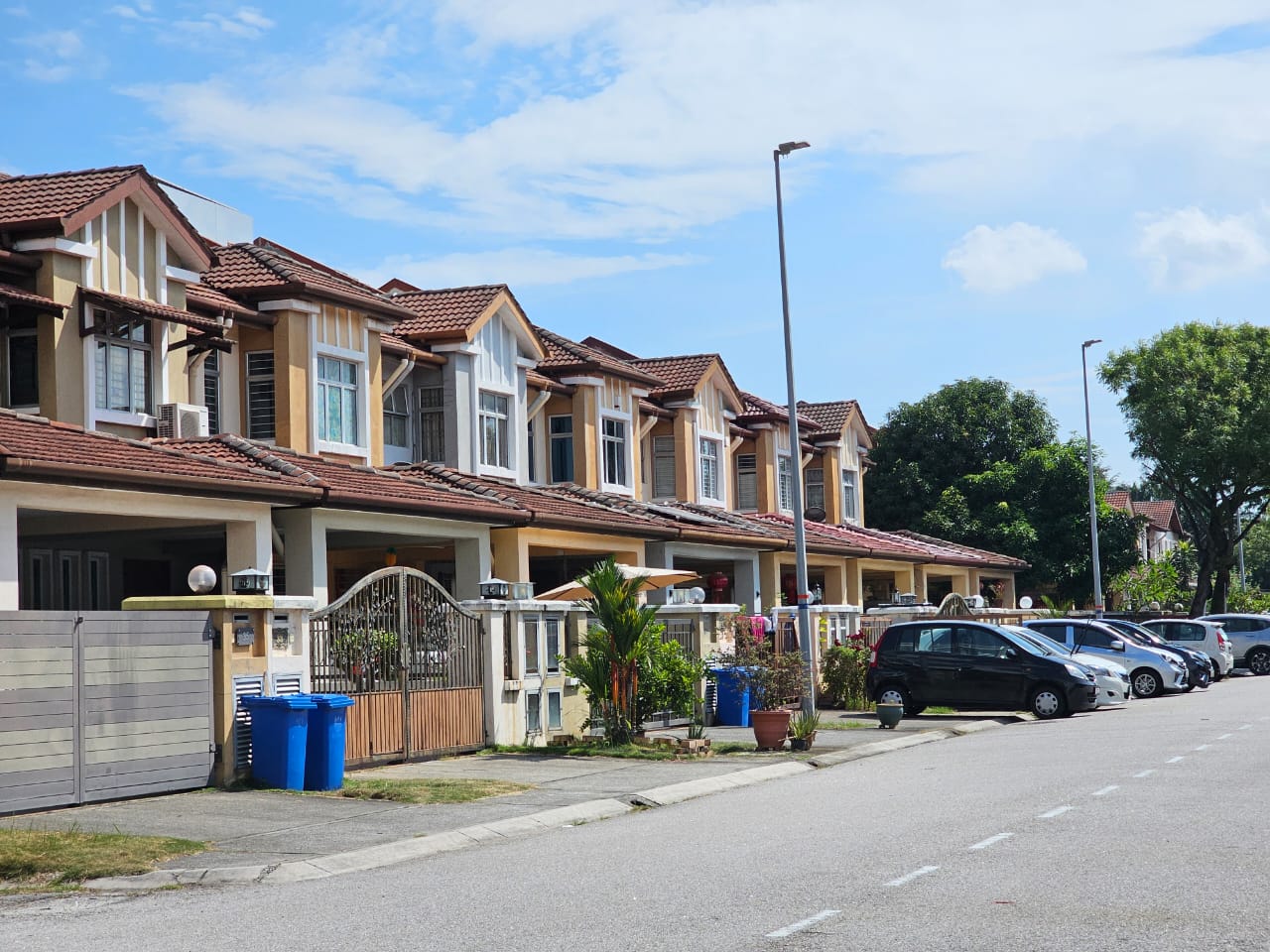 2sty house Kota Kemuning Bayu by JB - photo 3