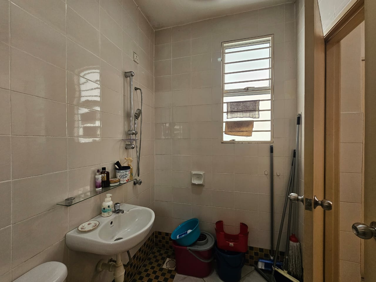 2sty house Kota Kemuning Bayu by JB - photo 9