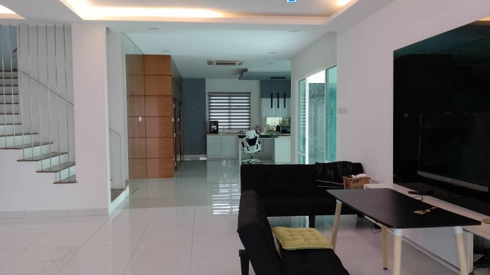 Sewa Setia Alam 3sty house by Riyaz - photo 4