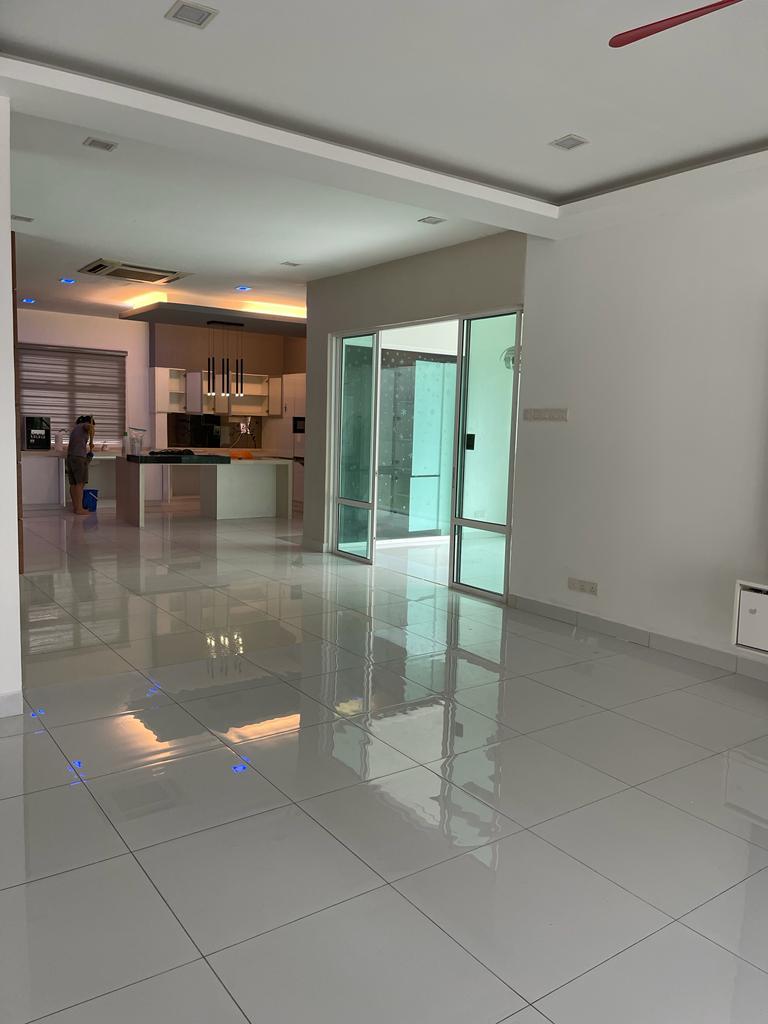 Sewa Setia Alam 3sty house by Riyaz - photo 12