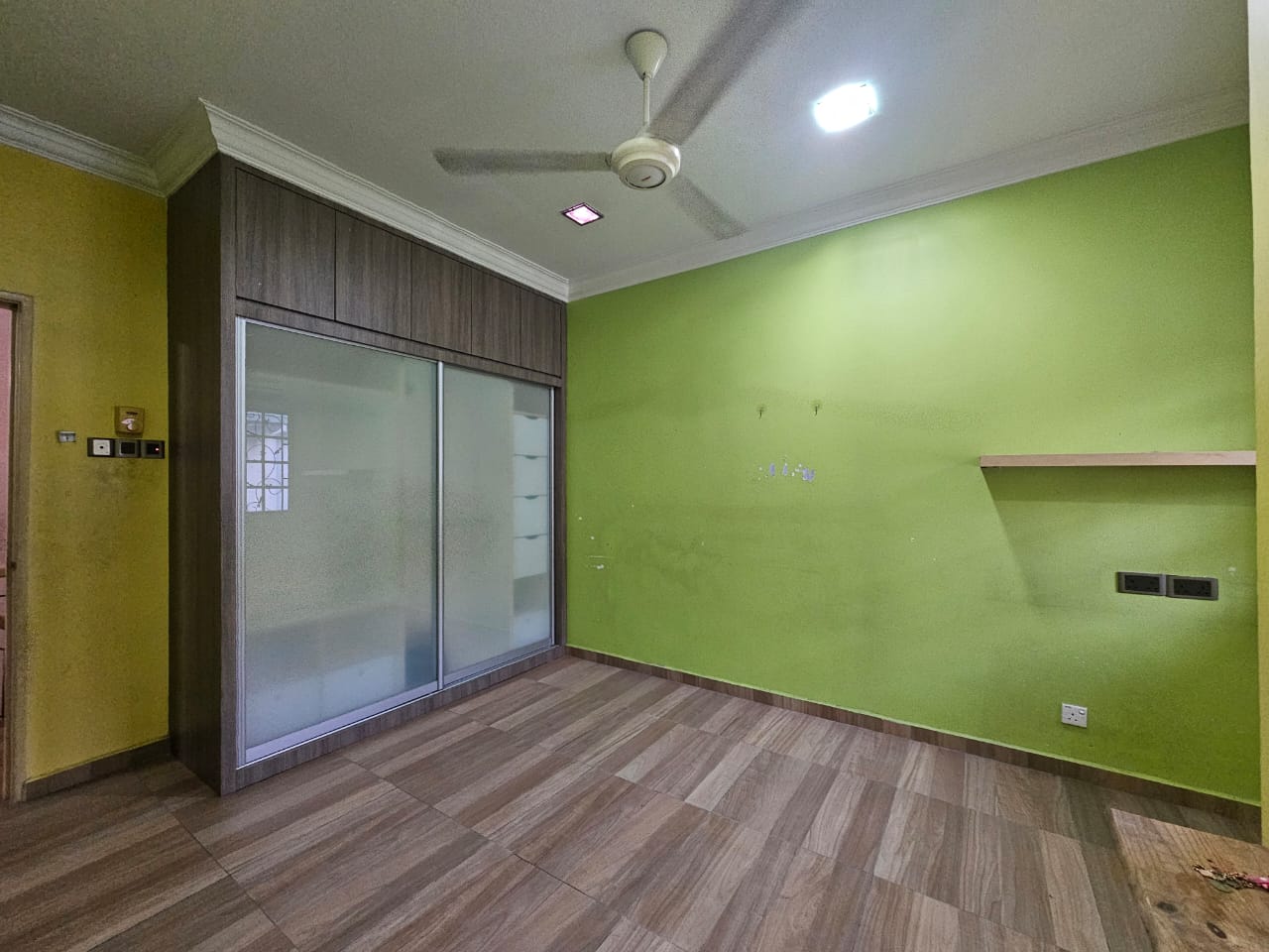 2sty house Kota Kemuning Doritis by JB - photo 12