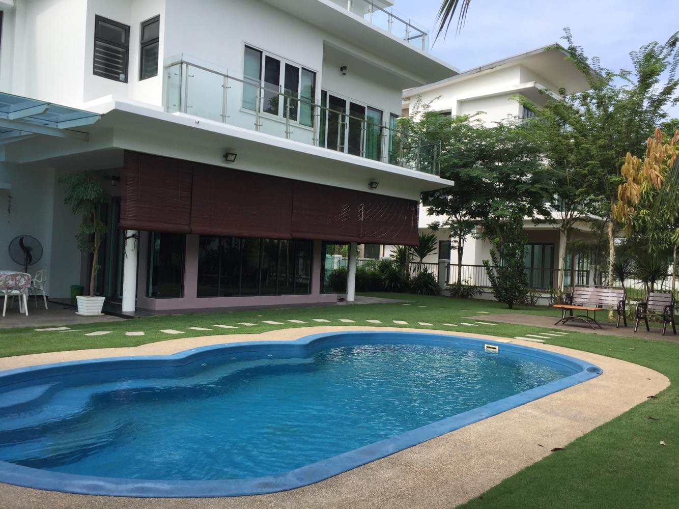 Lake View Bungalow Cahaya Spk by Emily