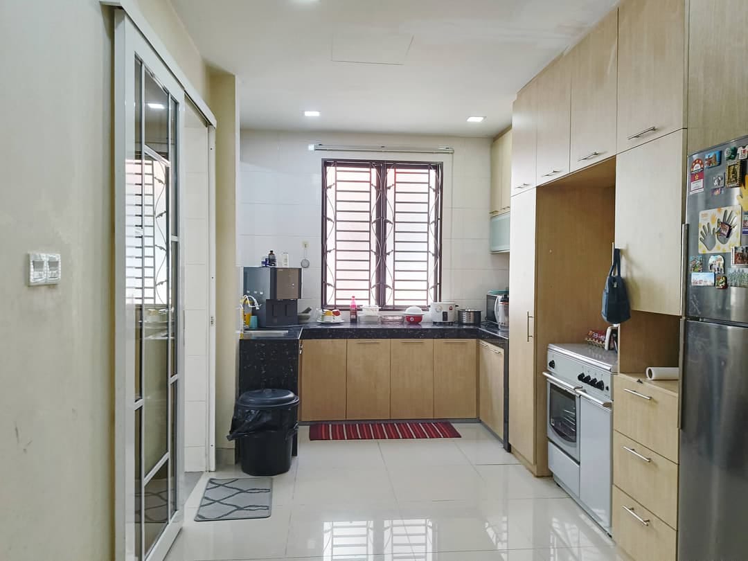 Sewa move in ready, 2sty house Alam Impian by Riya - photo 11