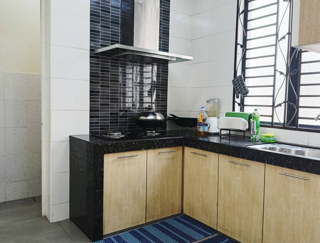 Sewa move in ready, 2sty house Alam Impian by Riya - photo 12