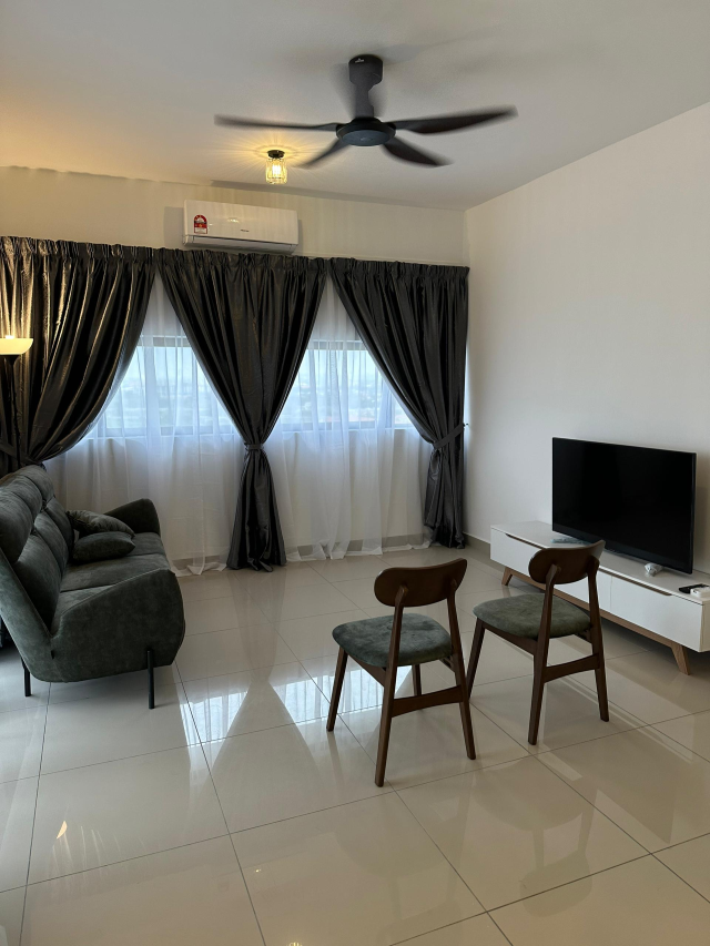 Armanna w kitchen cabinet for rent - photo 3