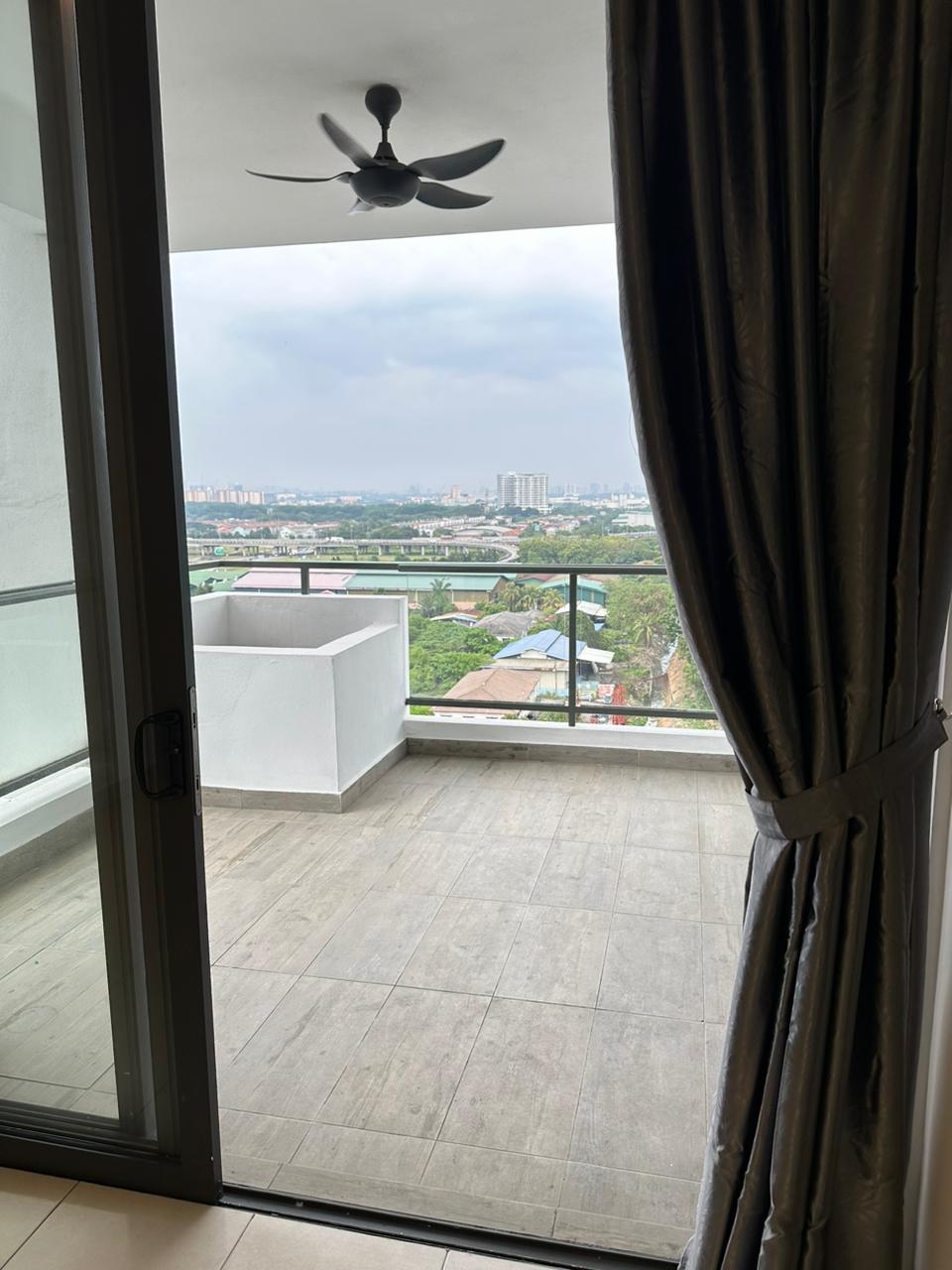 Armanna w kitchen cabinet for rent - photo 4