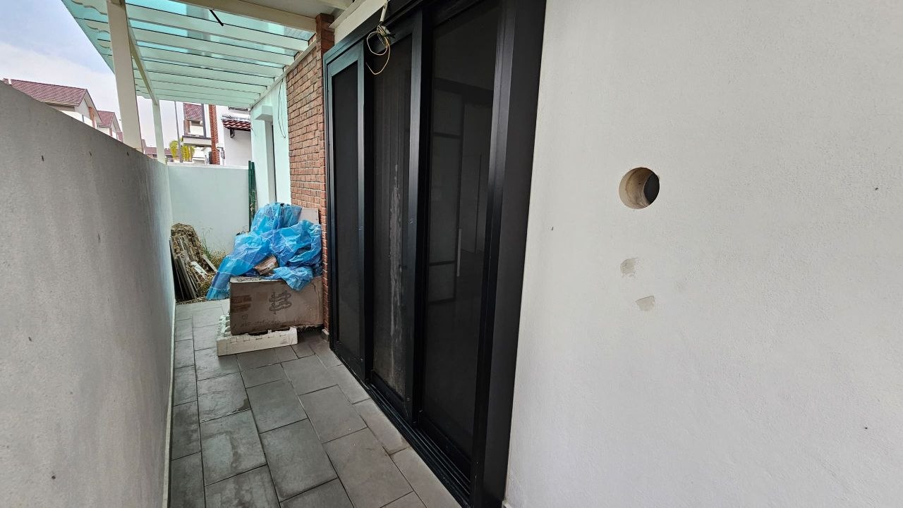 2sty renovated house Rimbayu Livia Kota Kemuning - photo 2