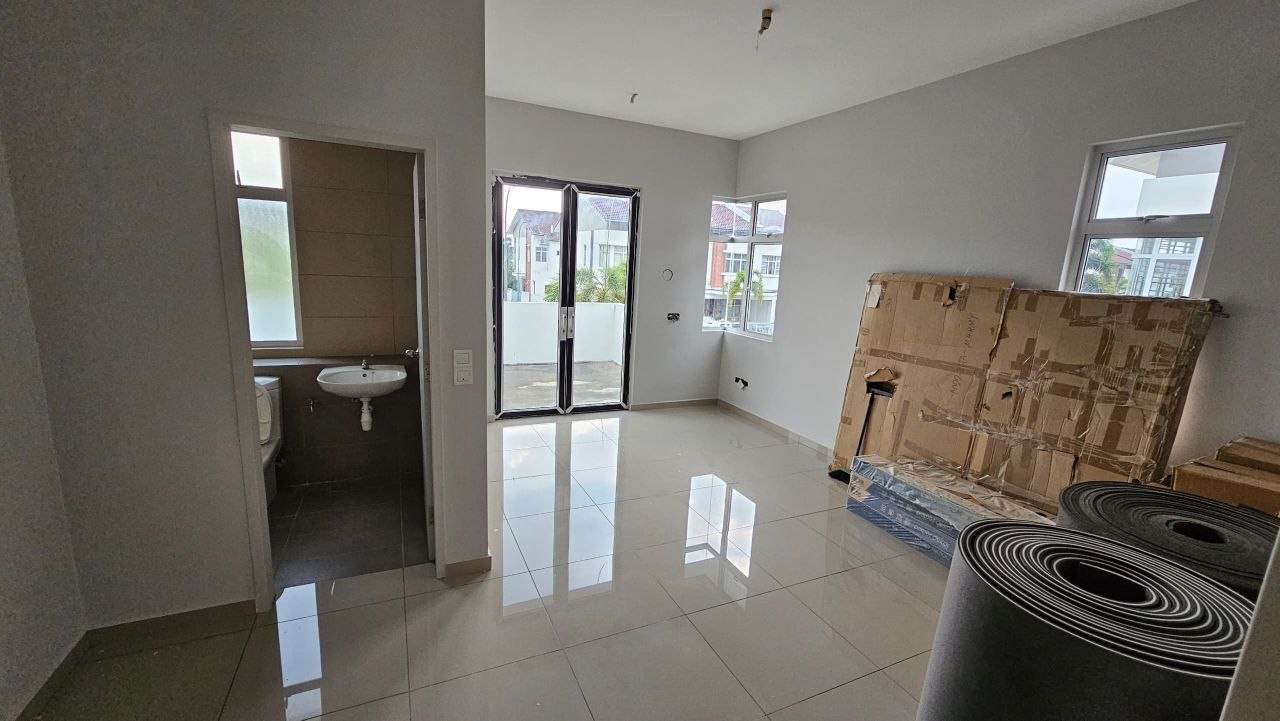 2sty renovated house Rimbayu Livia Kota Kemuning - photo 12