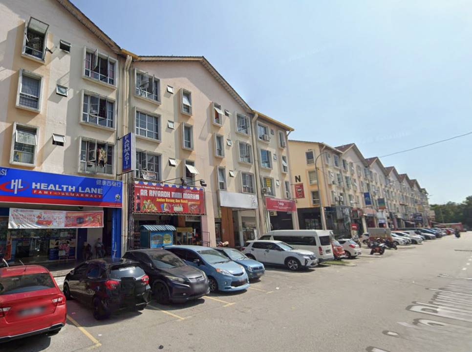 2604 Shop Pusat Komersial Sek 7 by Emily - photo 5