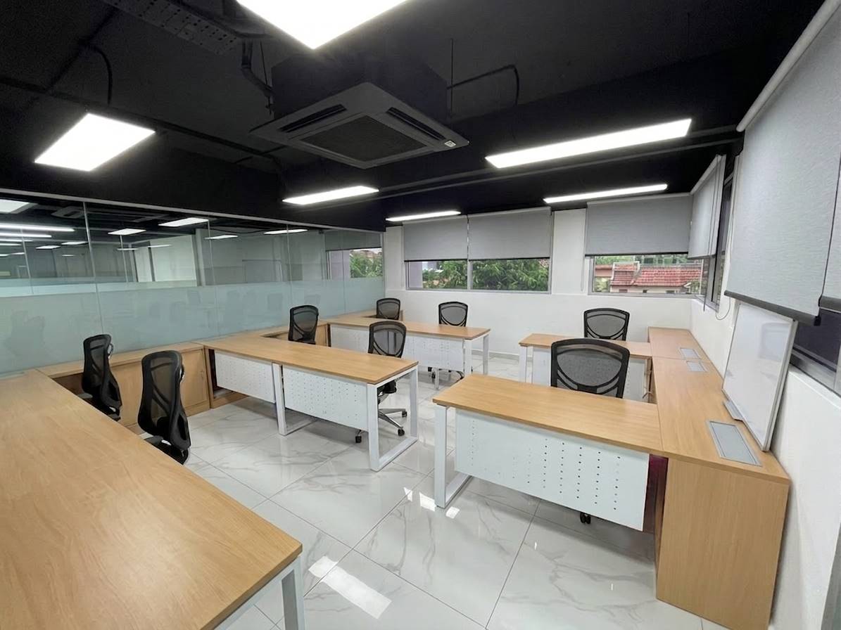 Office lot to rent in Meru by jb - photo 2
