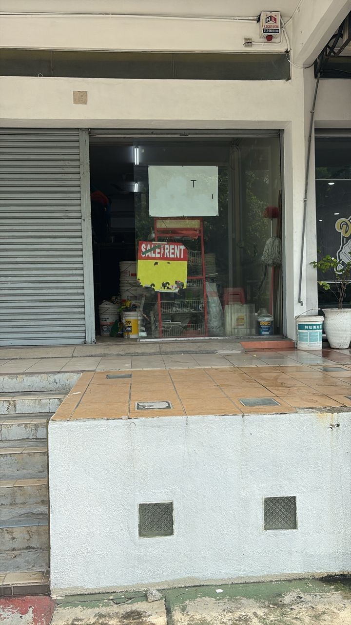 Ground Floor shoplot for rent by jb