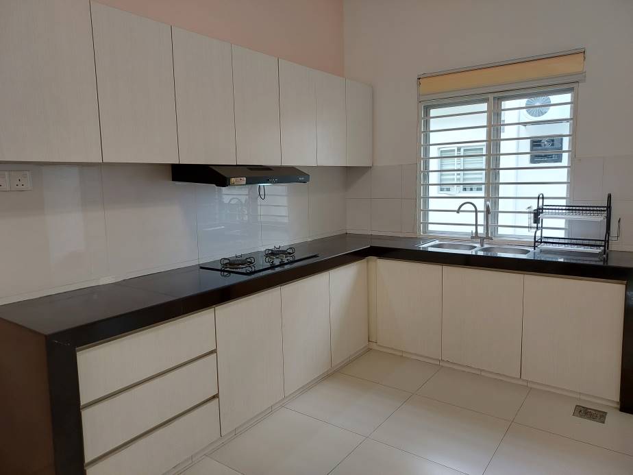 Double storey unit at Cybersouth for rent by jb - photo 5