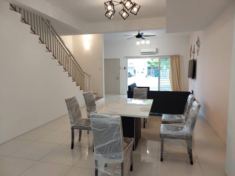 Double storey unit at Cybersouth for rent by jb - photo 6