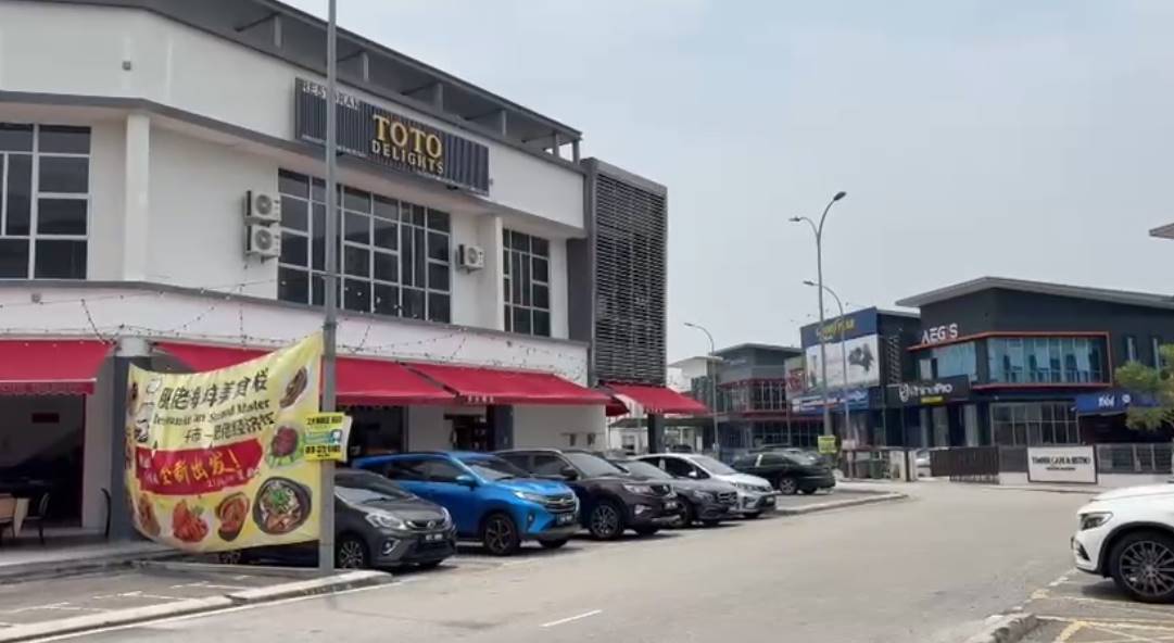 Corner Shoplot at  Bandar Bukit Raja for rent - photo 2