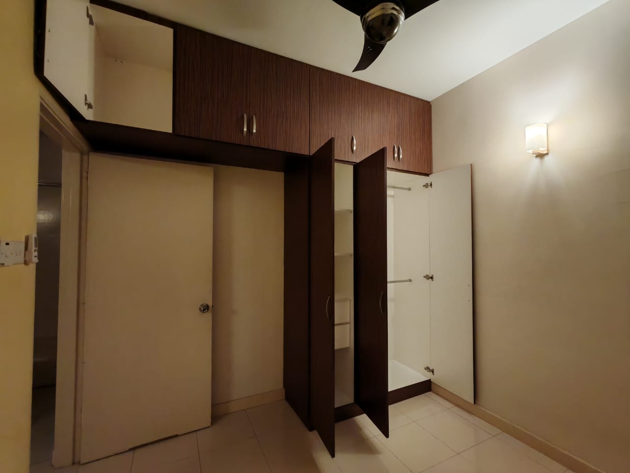 Fully furnished Metropolitan Square for rent - photo 9