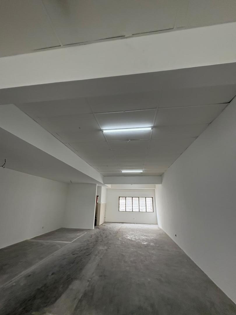 First floor Shoplot at Bandar Botanik for rent - photo 2