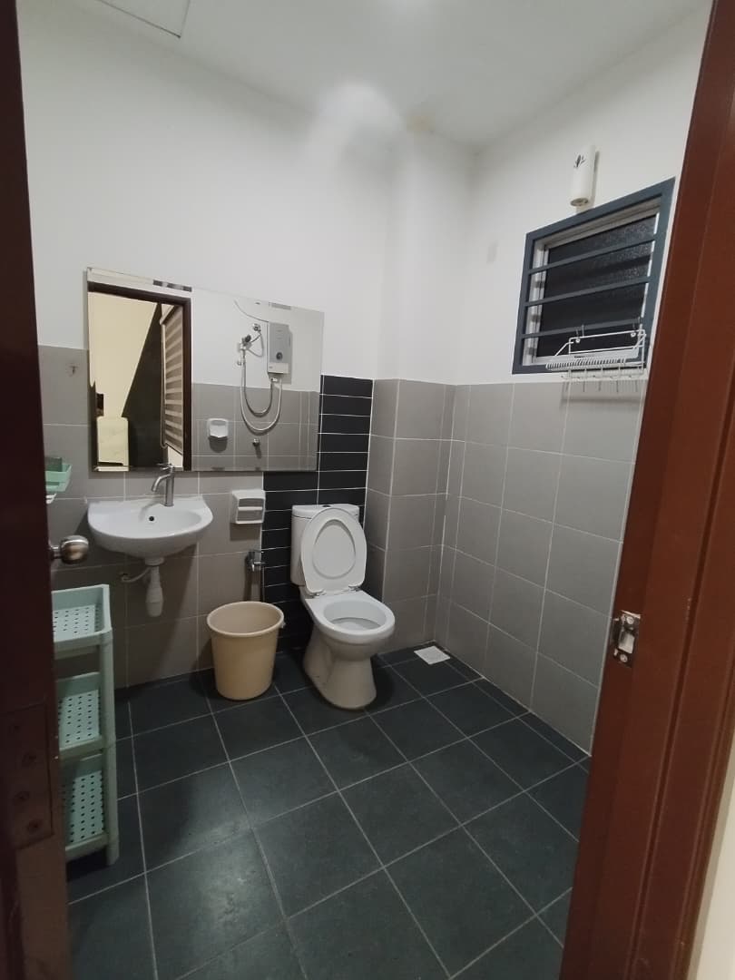 End lot 2 storey terraced for rent at Puchong - photo 6