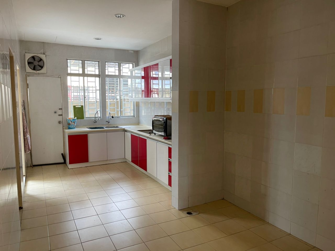 2 and half storey terraced for rent at Puchong - photo 1