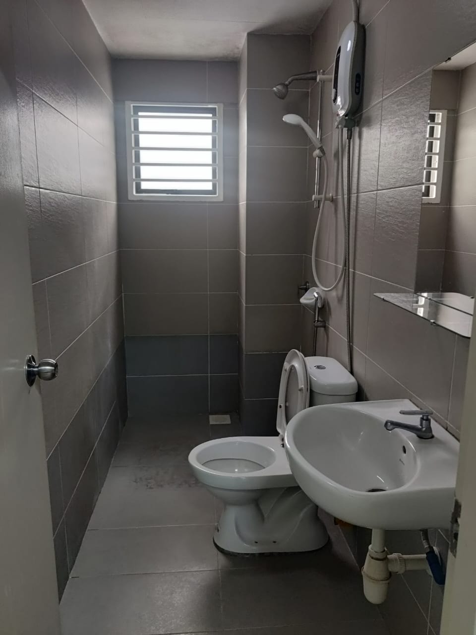 Good Unit Alam Sanjung for rent by jb - photo 2