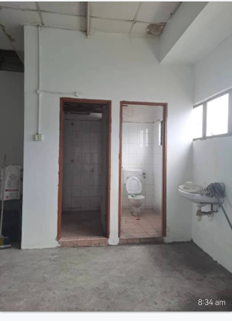 Shoplot or office at Bayu Perdana for rent - photo 4