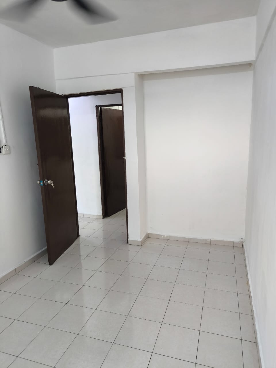 Good Unit Pangsapuri Sri Meranti for rent by jb - photo 2