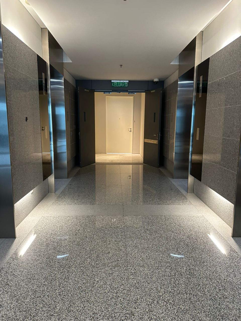 Naza Tower 3800sf - photo 2