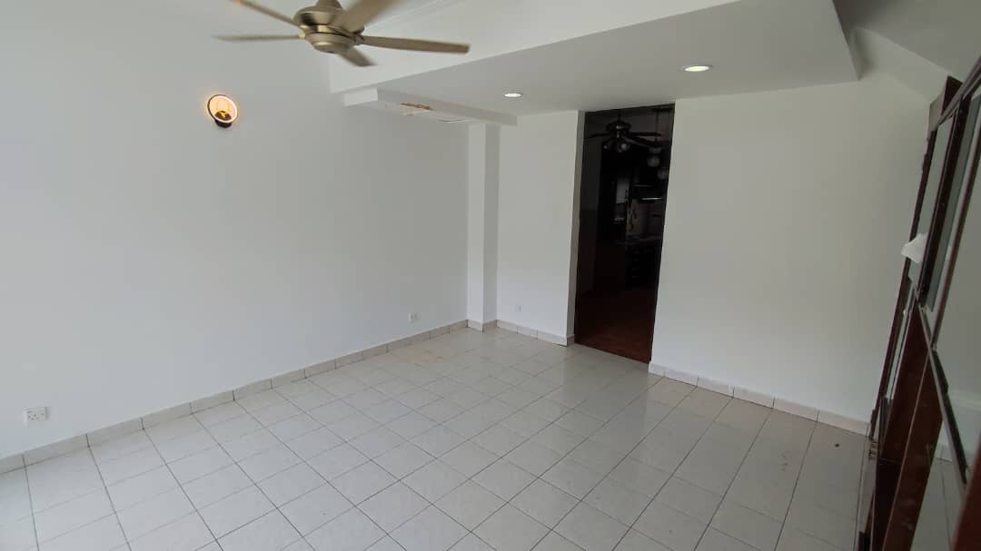 Pcuhong Utama 2 Storey Terrace House - photo 5