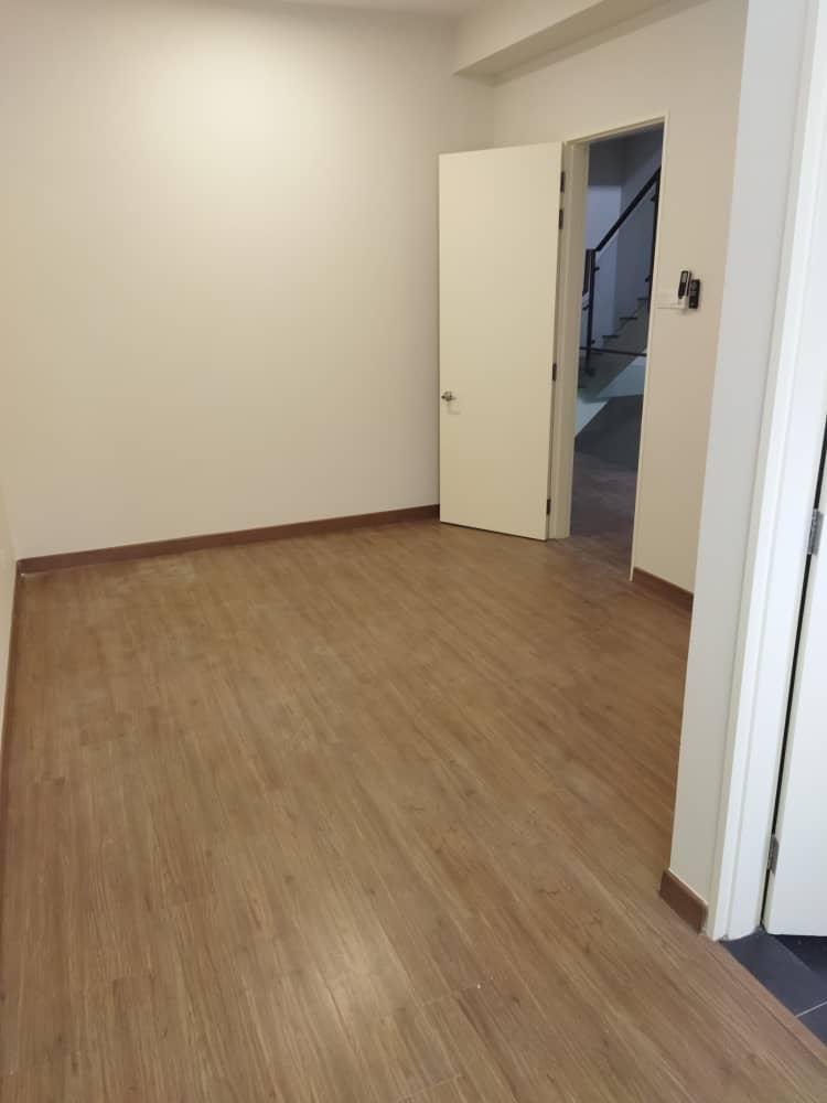 Cyberjaya Lake Point Residence, 3 Storey Superlink - photo 5
