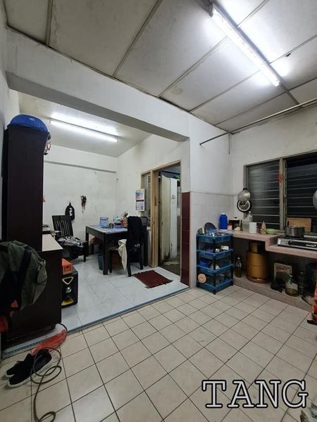 Taman Sentosa Shop Apartment Klang 760sqft - photo 4