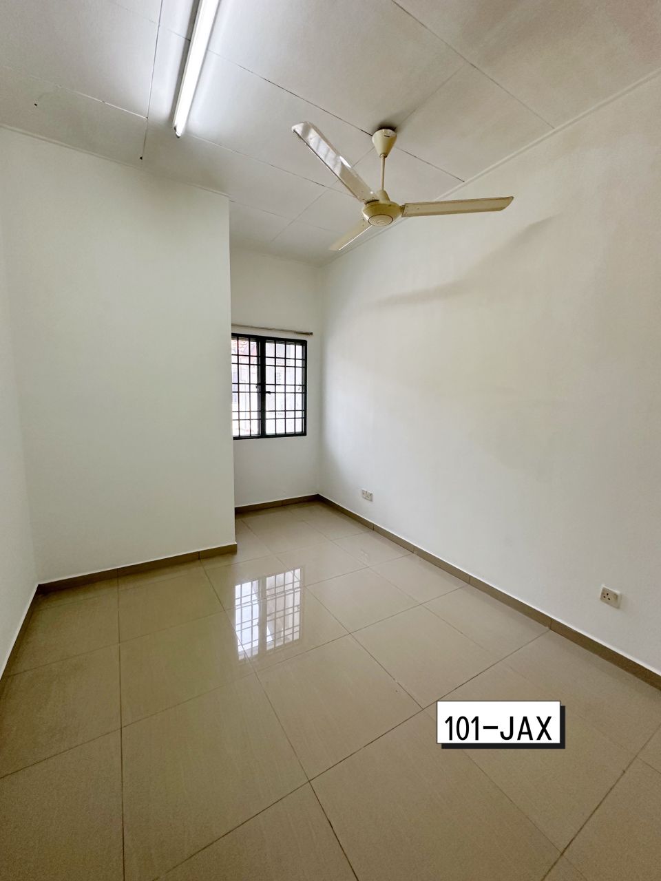 Bandar Botanic Angsana Double Storey House - photo 9