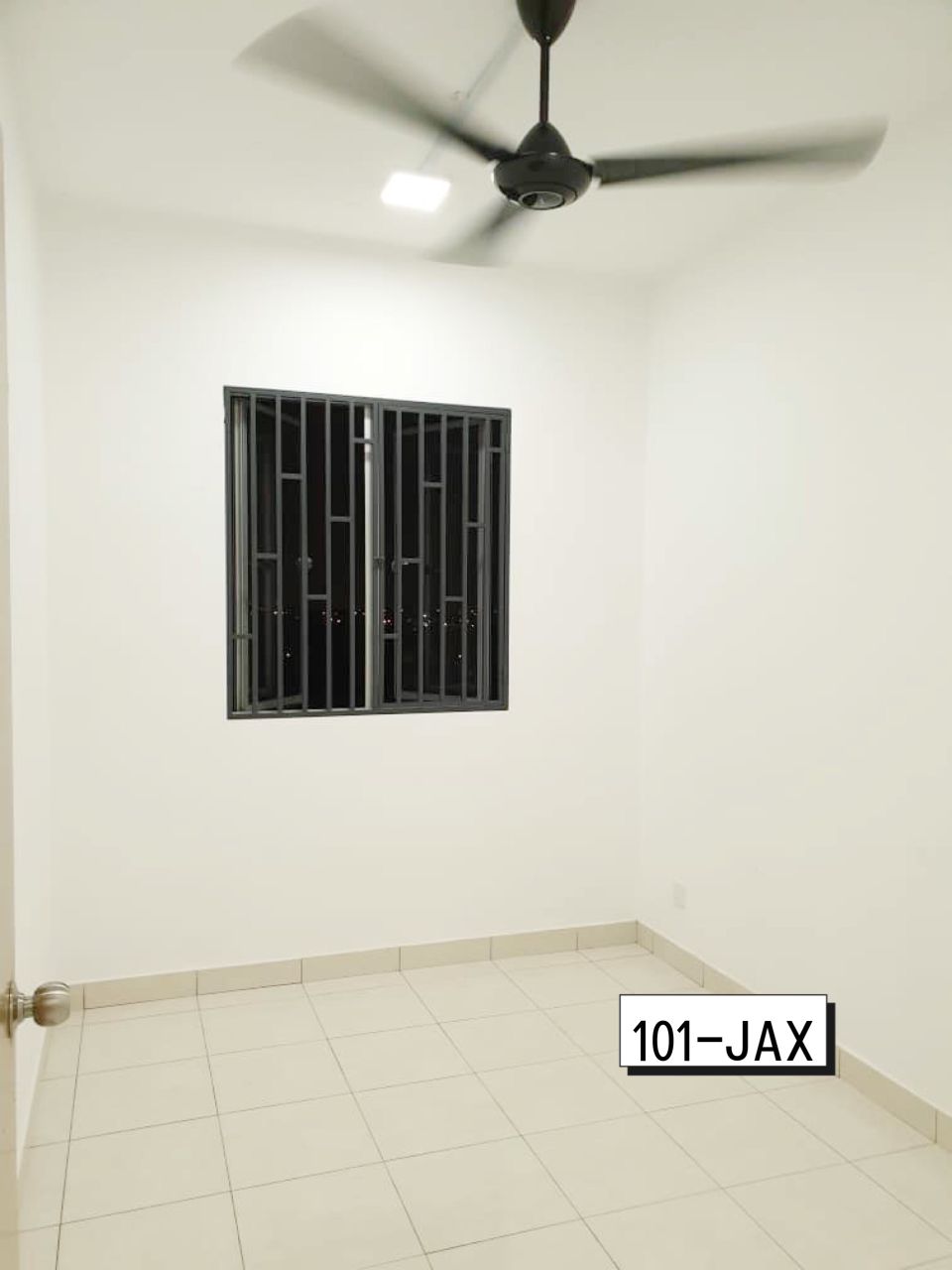 Azaria Apartment Bandar Parklands Corner Unit - photo 5