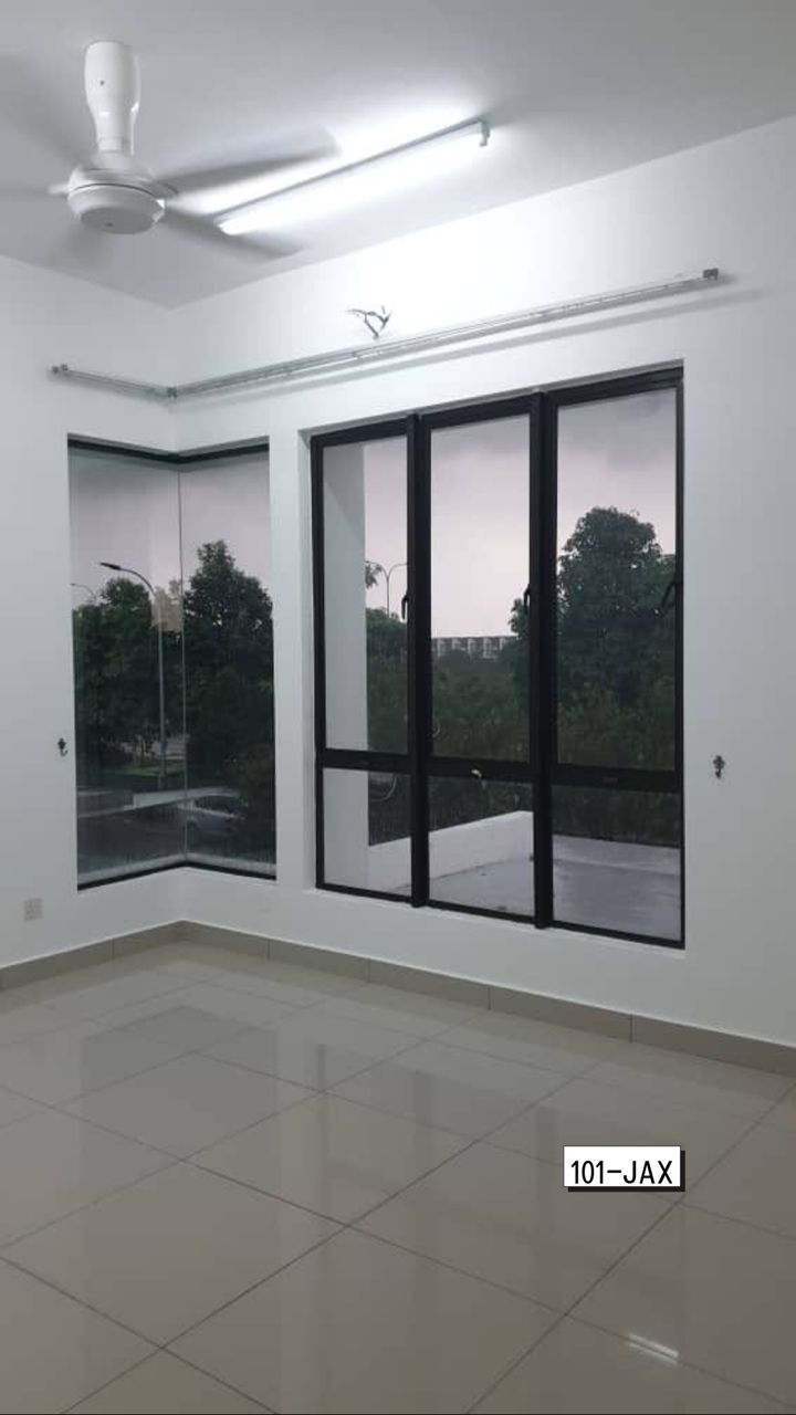 Serrata Setia Utama 1 Setia Alam 2half Sty Semi-D - photo 5