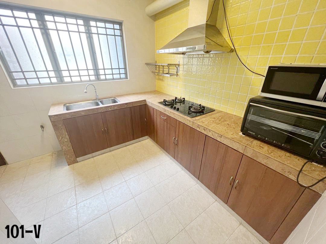 Bandar Bukit Tinggi 1 Klang 2 Half Storey House - photo 4