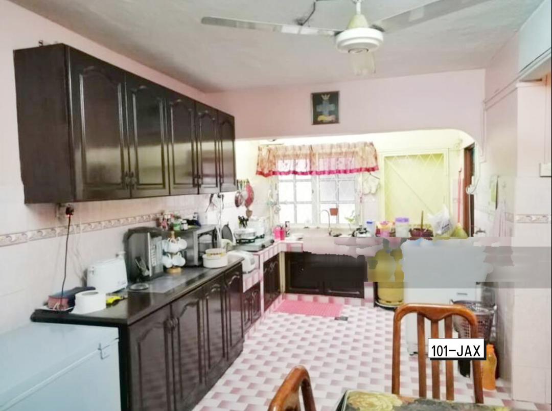 Taman Sri Muda Seksyen 25 Shah Alam 3-Storey House - photo 2