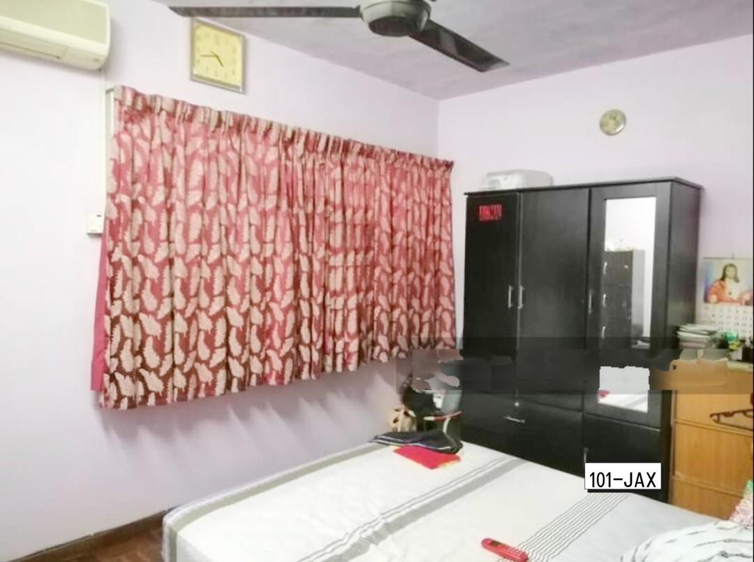 Taman Sri Muda Seksyen 25 Shah Alam 3-Storey House - photo 4