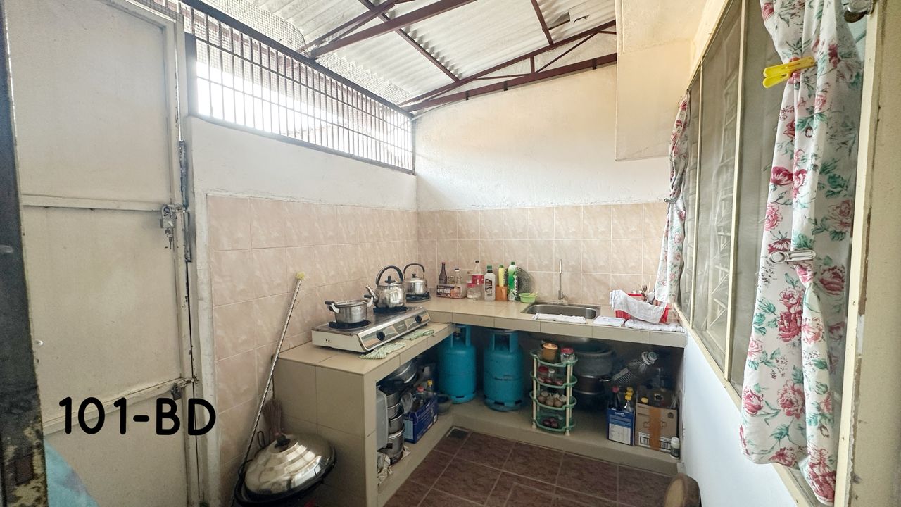 Jalan Cucur Atap Port Klang Double Storey House - photo 4