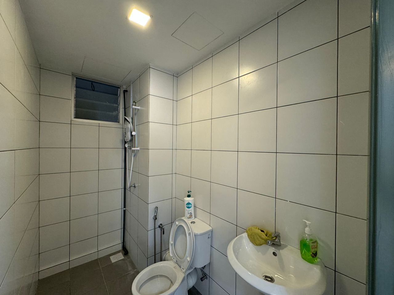 The Stone B Low Rent 1350 1000sf 3,1,2,2 FR - photo 5